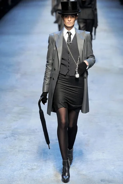 Look 12